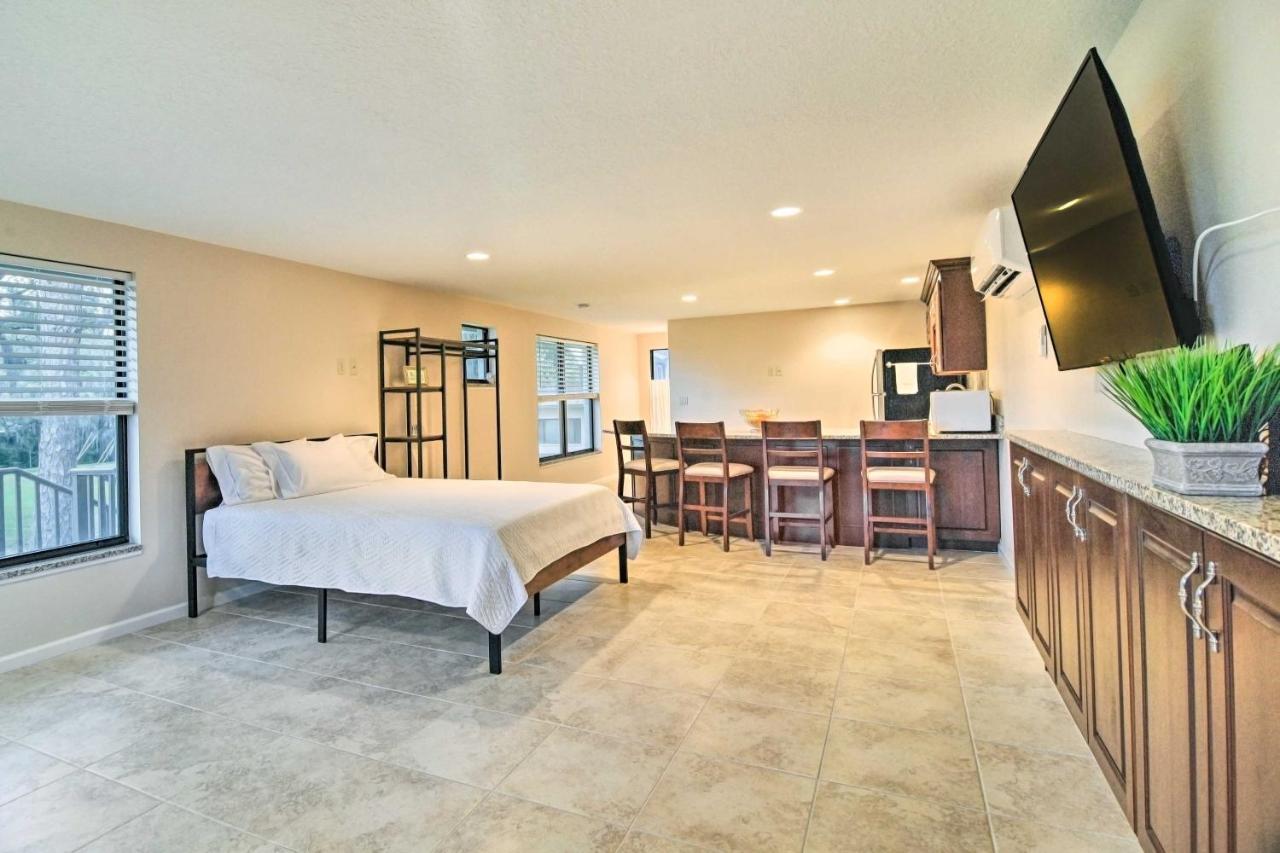 Sleek Largo Studio With Pond Less Than 7 Mi To Beach! Екстер'єр фото